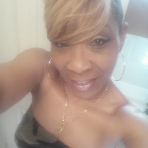 Meet your Posher, Dina